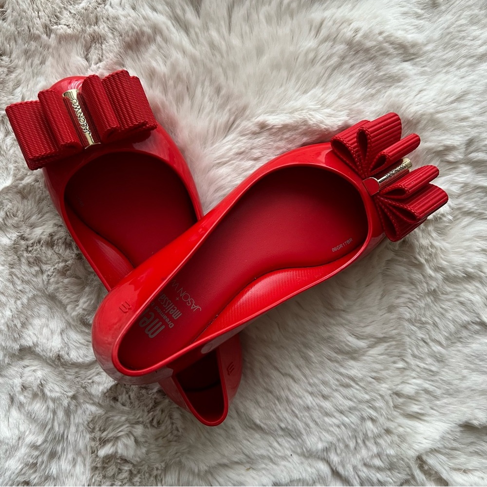 Mel Dreamed By Melissa + Jason Wu Red Big Bow Round Toe Jelly Shoes.  Size 2 - Picture 4 of 8